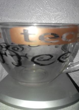 Чашка с надписью tea, coffee