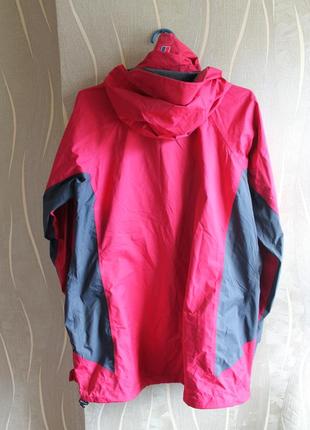 Красивезная курточка универсальная в яркой расцветке мембранная berghaus2 фото