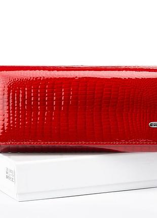 Женский кожаный кошелек