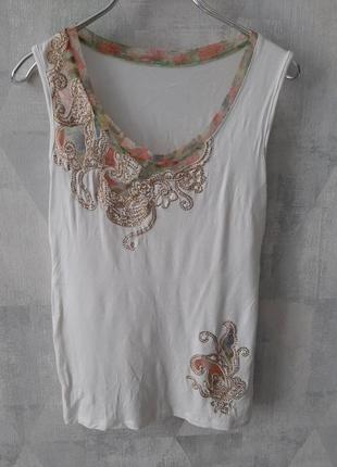 Нарядная майка со стразами