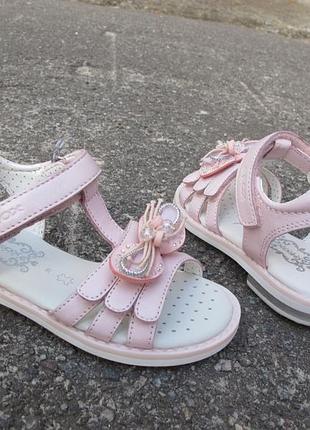 Новые кожаные босоножки geox giglio. оригинал