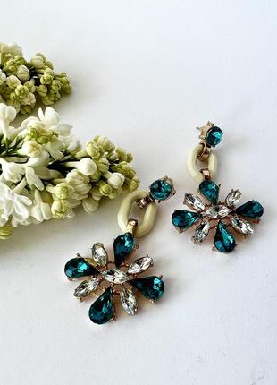 Массивные серьги с камнями