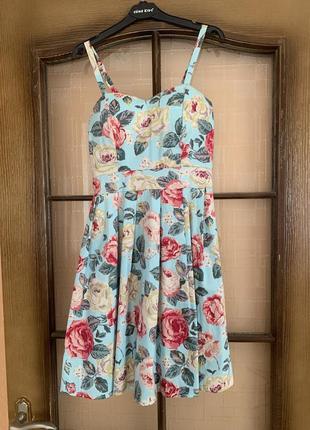 Платье в цветы