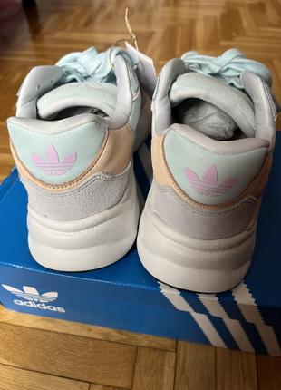 Кроссовки adidas3 фото