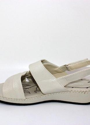 Стильные бежевые женские сандалии/босоножки на липучке/на невысокой такетке - женская обувь на лето5 фото