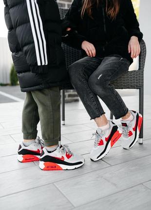 Детские кроссовки nike air max 90 light grey red black светло-серые с красным3 фото