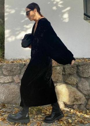 Бархатное платье/кимоно с вышивкой и и объёмными рукавами3 фото