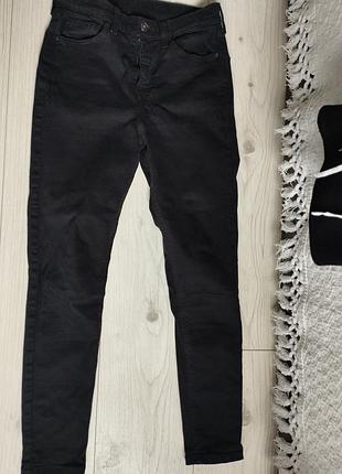 Джинси скіні