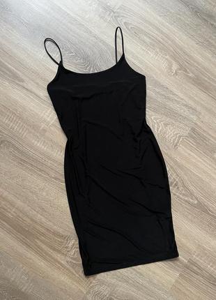 Новое черное базовое платье на бретелях plt6 фото