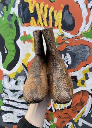 Bershka туфли 39 размер змеиная кожа на каблуке2 фото