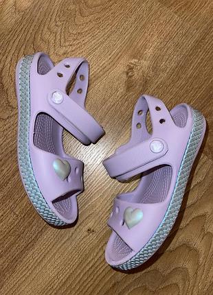 Босоножки crocs