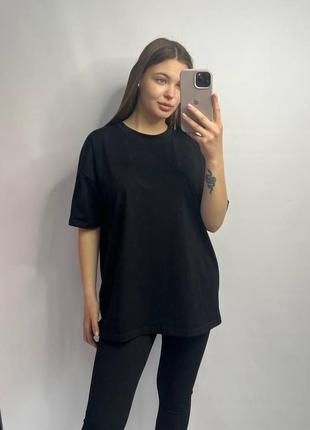 Черная футболка оверсайз