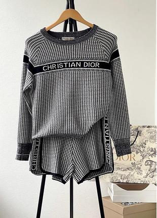 Костюм с шортами черный белый лого бренд холлст