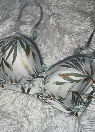 Бюстгалтер