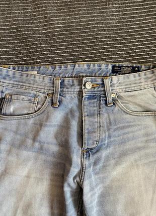 Мужские джинсы фирменные свет голубого цвета8 фото