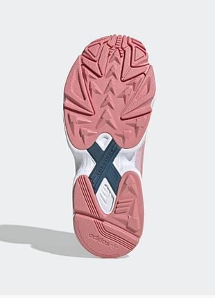 Жіночі кросівки adidas falcon wmns ecru tint icey pink ef19644 фото