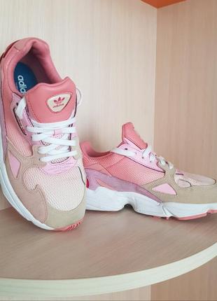 Кроссовки женские adidas falcon wmns ecru tint icey pink ef19642 фото