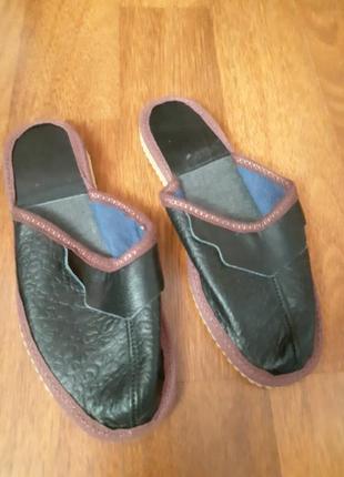 Шлепанцы кожа новые