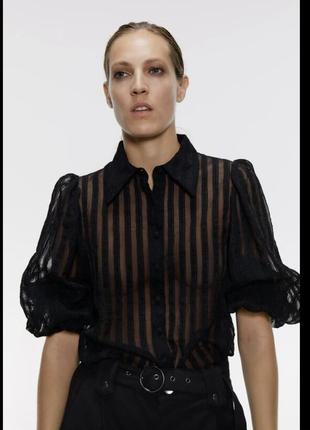 Ефектна чорна блуза з органзи zara