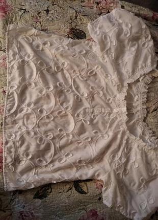 Легенька ошатна кофтинка