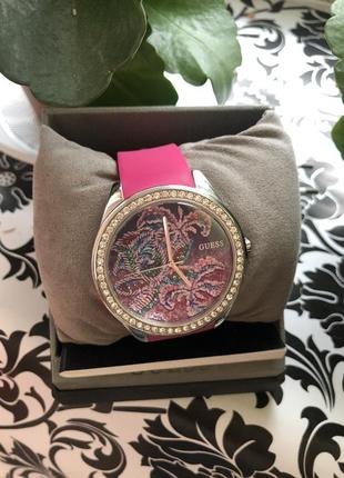 Стильні годинники з каучуковим рожевим ремінцем guess w0960li