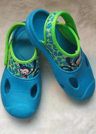 Crocs детские яркие сандали босоножки в прекрасном состоянии.