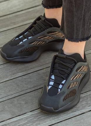 Кросівки жіночі/ чоловічі adidas yeezy boost 700 v3