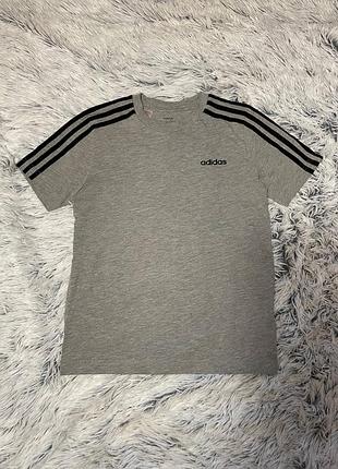 Футболка adidas