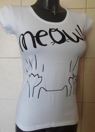 Красива обтисла, жіночна футболка setay,люкс якість, з принтом "котячі лапки"9 фото