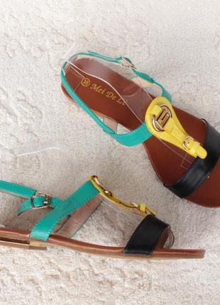 Шикарные босоножки 37, 40 размера на низком ходу