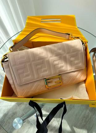 Женская сумка в стиле фенди багет fendi3 фото