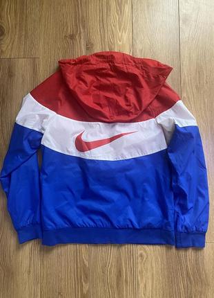 Nike продам ветровку2 фото