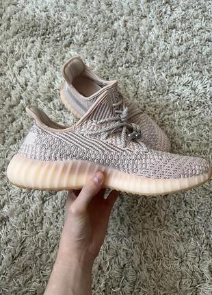 Кросовки adidas yeezy boost 350 v2  synth reflective fv56663 фото