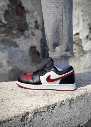 Кроссовки nike air jordan 1 retro low