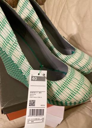 Великолепные легкие туфли на платформе зелени united colors of benetton 40р3 фото