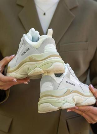 Кроссовки в стиле balenciaga triple s cream white9 фото