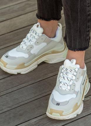 Кроссовки в стиле balenciaga triple s cream white3 фото