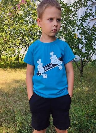 Костюм — двійка дитячий літній із шортами футболка бірюзова з принтом — малюнком шорти для хлопчика