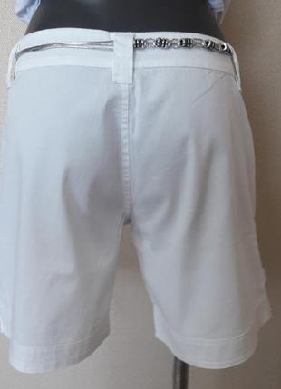 Красивые,яркие белоснежные качественные хлопковые шорты с эффектным пояском6 фото