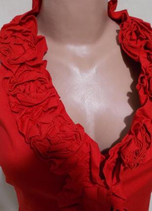 Блуза-жилетка алая рюш объемные цветы *rinascimento (первая линия)* 44р3 фото