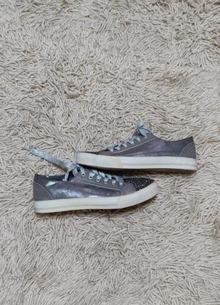 Блискучі кеди фірми nutmeg.розмір 4 наш 36.довжина устілки 23 см.в дуже гарному стані