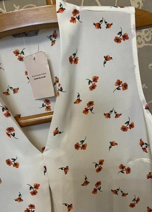 Очень красивая и стильная брендовая блузка в цветочках 22.