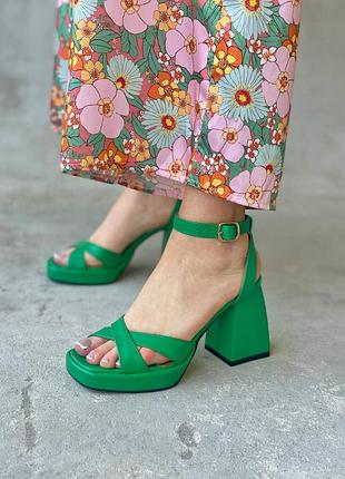 ❤️ шикарные кожаные босоножки на каблуке