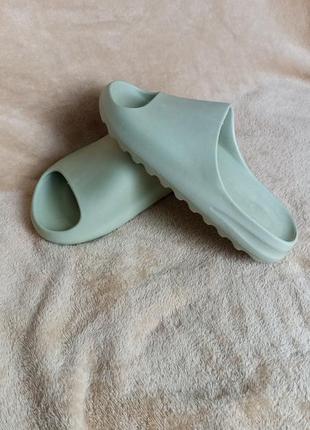 Шлепки женские