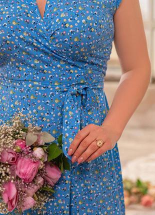 Красивое длинное платье на запах в цветочный принт9 фото