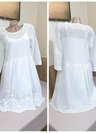 Сукня з вишивкою. made in italy.