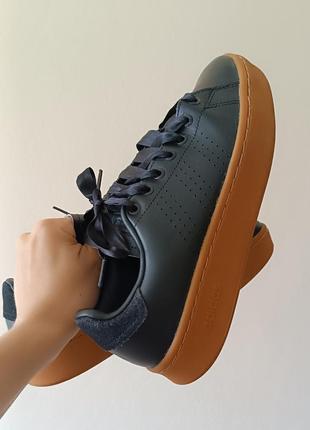 Кеды от бренда adidas