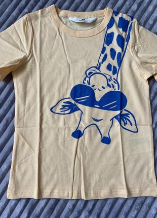 Яркая, веселая футболка с жирафом5 фото