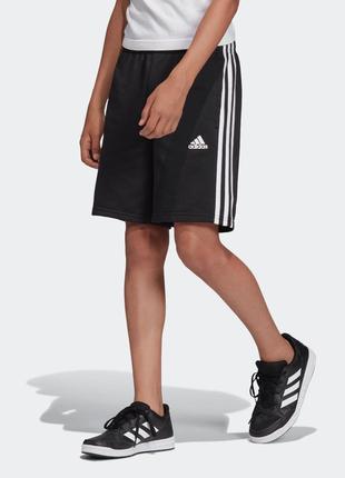 Шорты adidas на 6-7-8 лет