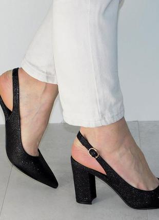 Черные туфли на устойчивом каблуке женские с ремешком 38р